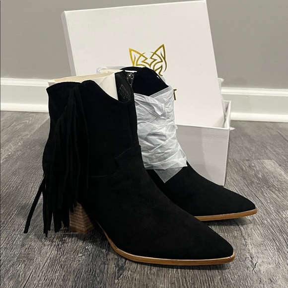Beast Fashion NIB Suede Fringe Point Toe Ankle Boots 7.5 - Picture 4 of 7